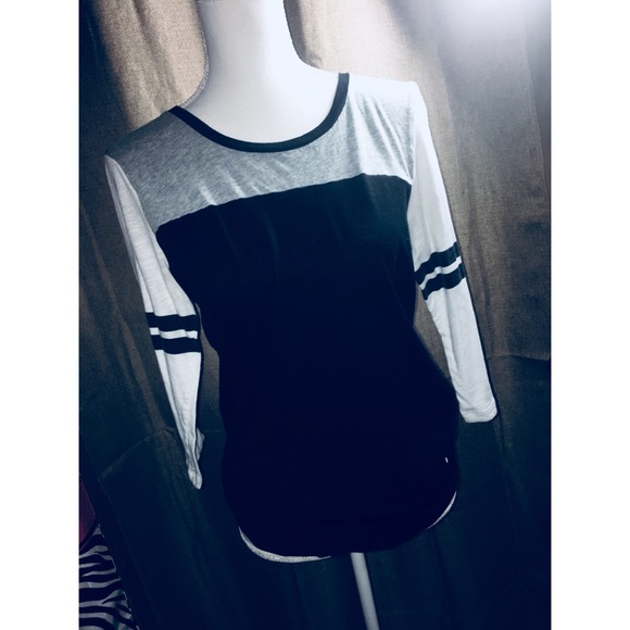 PINK Victoria's Secret Tops - Pink Victoria secret half sleeve